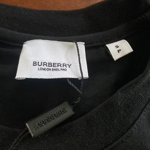 (New) Burberry t shirt - Picture 4 of 4